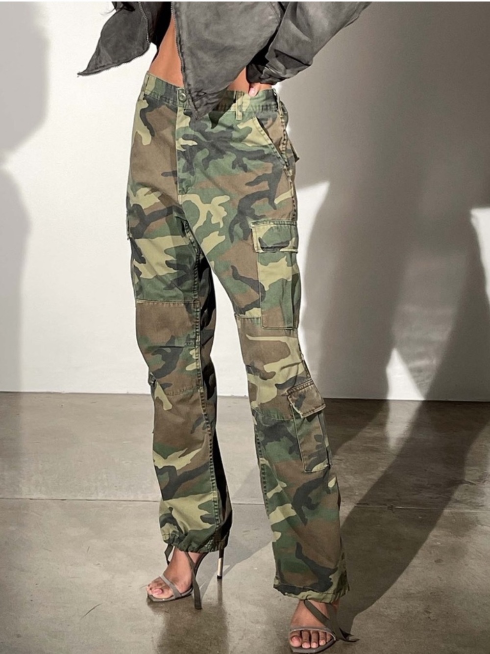 CAMO CARGO - VINTAGE DISTRESSED WASH - S/M - Picture 2 of 5